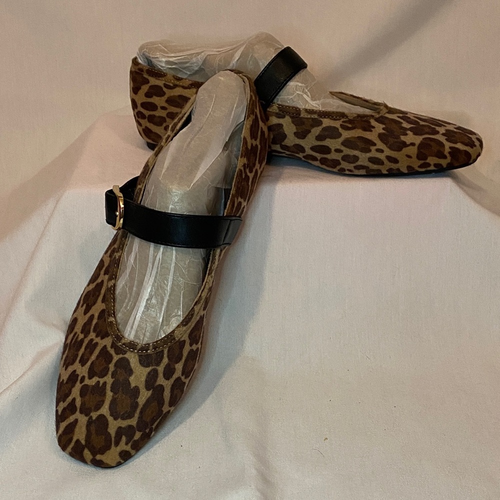 Old Navy Leopard Print Flats with Black Strap